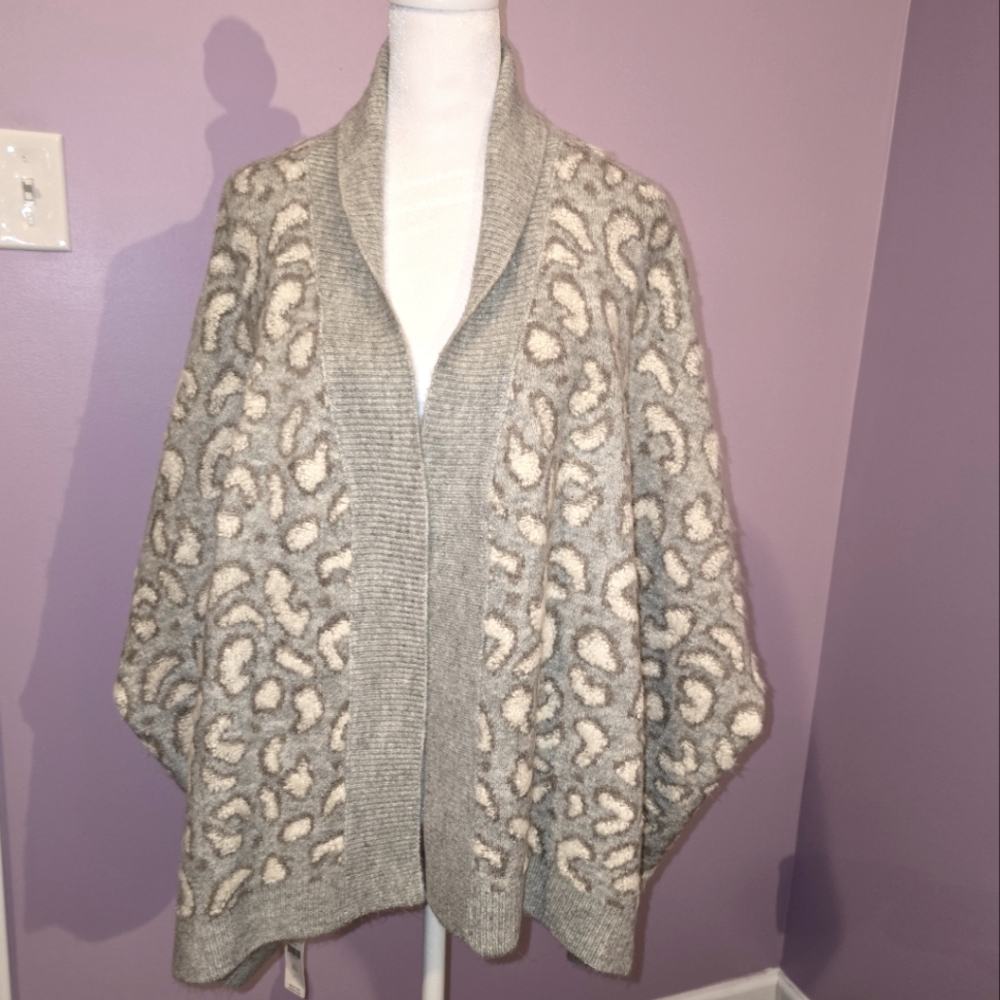 NWT Anthropologie Akemi + Kin Long Sleeve Cardigan Sweater. Sz One Size Fits All